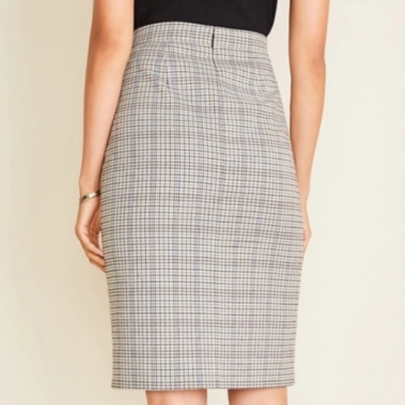 Ann Taylor Plaid Pencil Skirt - Neutral Tan/Cream/Black Size 00P - Picture 2 of 12